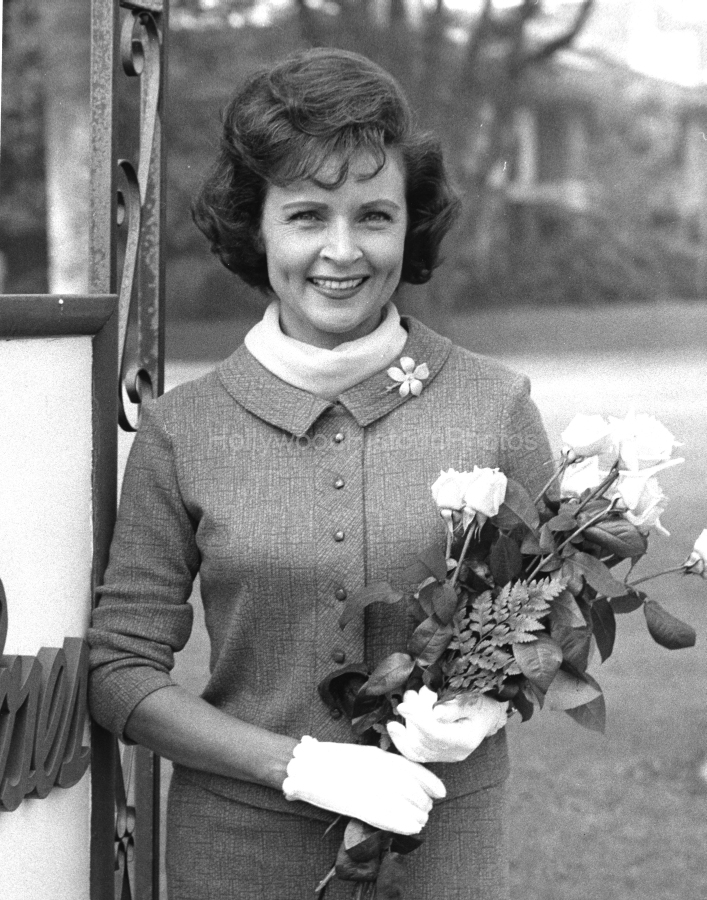 Betty White 1964  WM.jpg